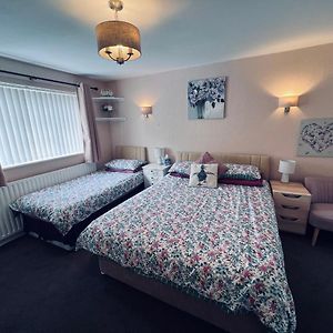 Double or Twin Room Private Bathroom